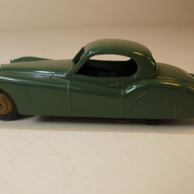 Dinky Toys 157 Jaguar XK 120 Coupe olive