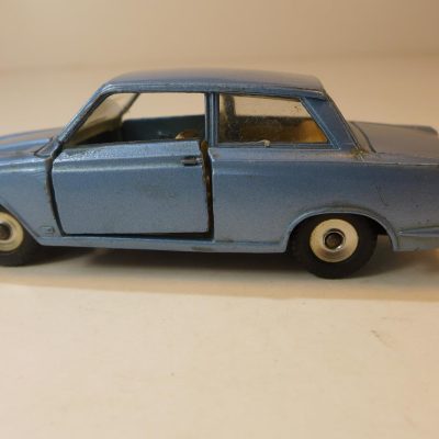 Dinky Toys 139 Ford Consul Cortina