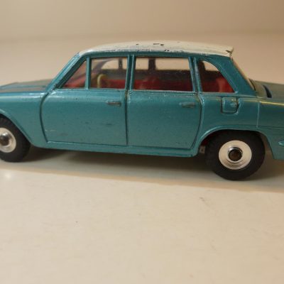 Dinky Toys 135 Triumph 2000